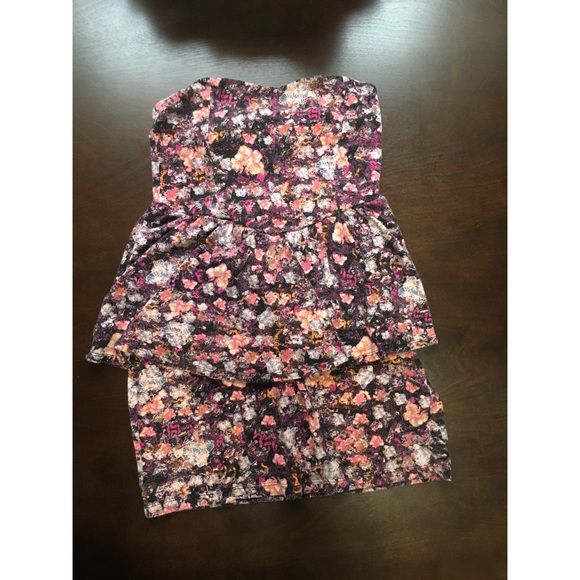 Women’s dress - Picture 1 of 1