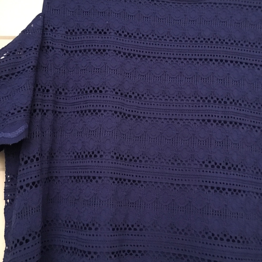 Lace dress - Picture 2 of 3