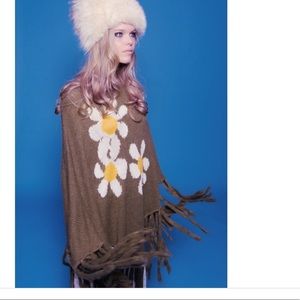 ‼️MAKE AN OFFER ‼️ Wildfox White Label Poncho