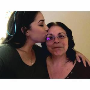 Meet your Posher, Rebecca d