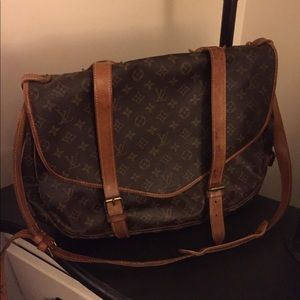 Louis Vuitton 43 Saumur Messenger Bag