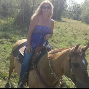 Meet your Posher, Kaci