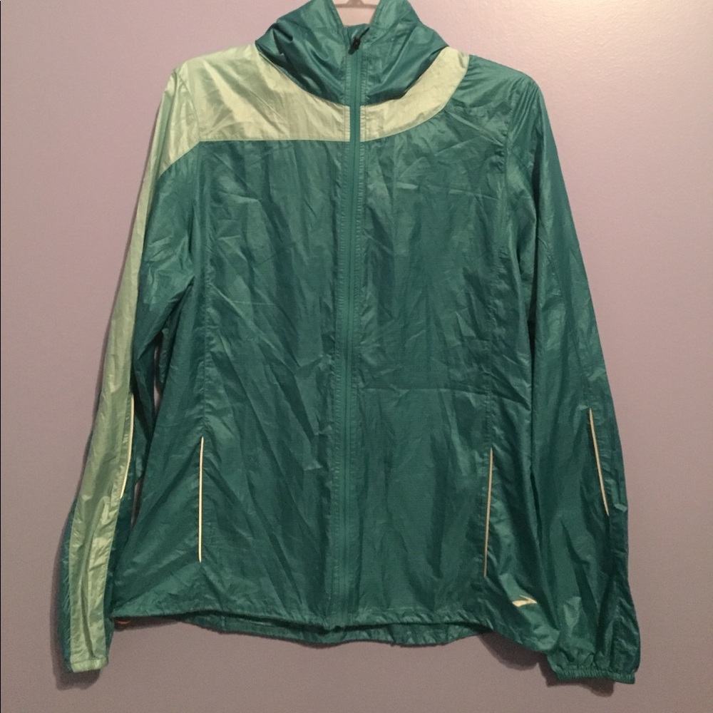 NWOT Brooks Light Weight Running Jacket