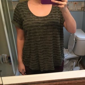 0X Olive and black striped flowy top