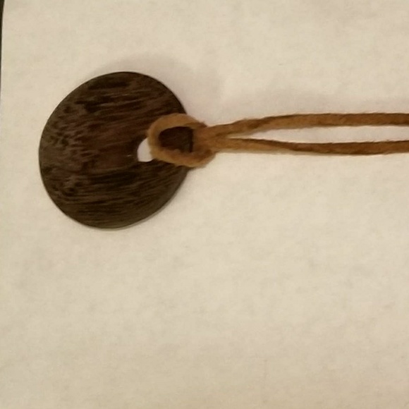 Necklace : Wooden charm on leather cord - Picture 2 of 2