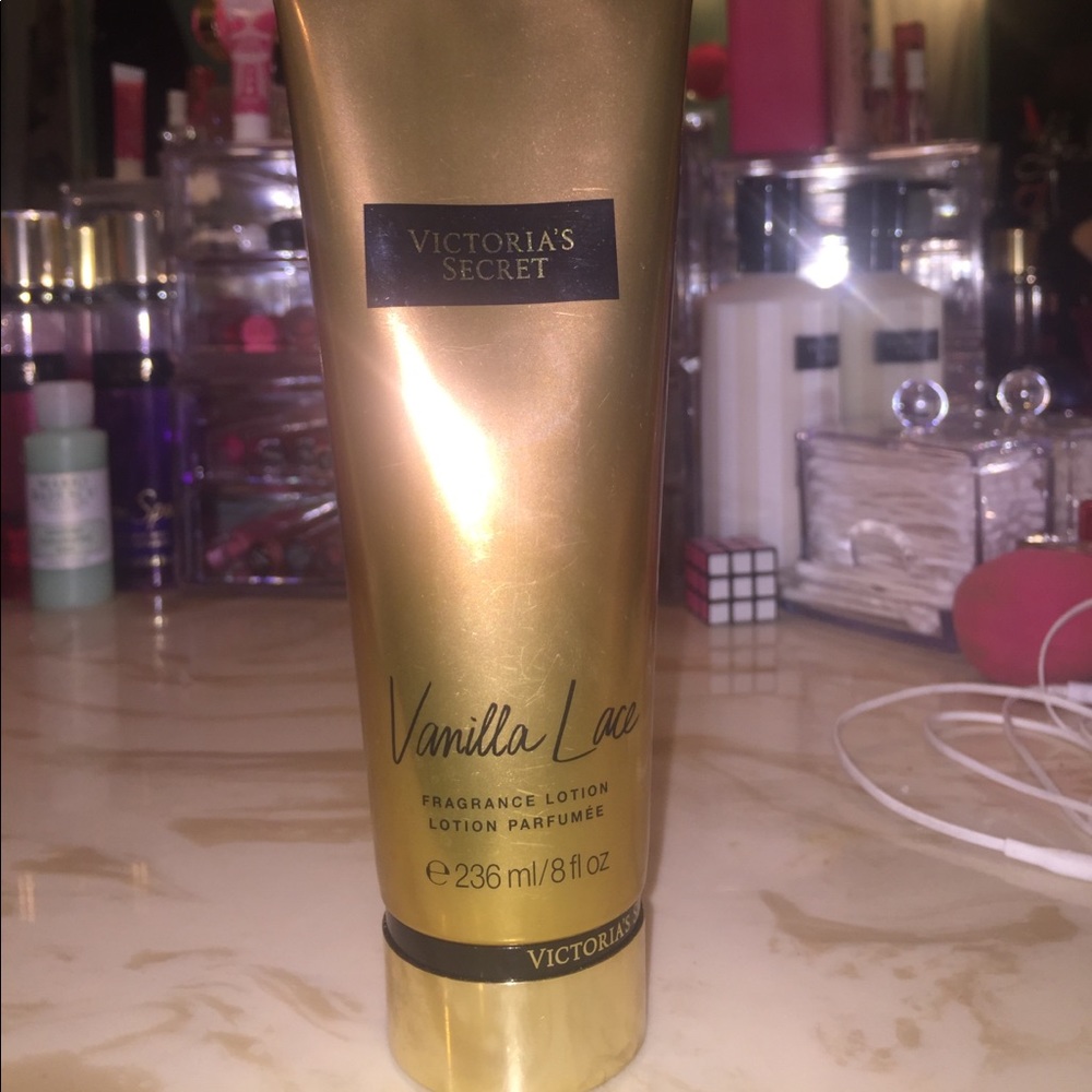 Victoria secret ‘ vanilla lace ‘