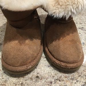Toddlet size 9 tan used UGG boots