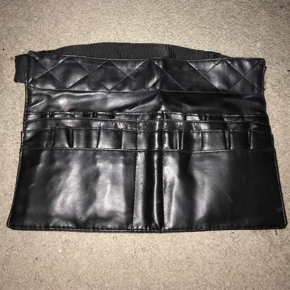 Makeup brush belt