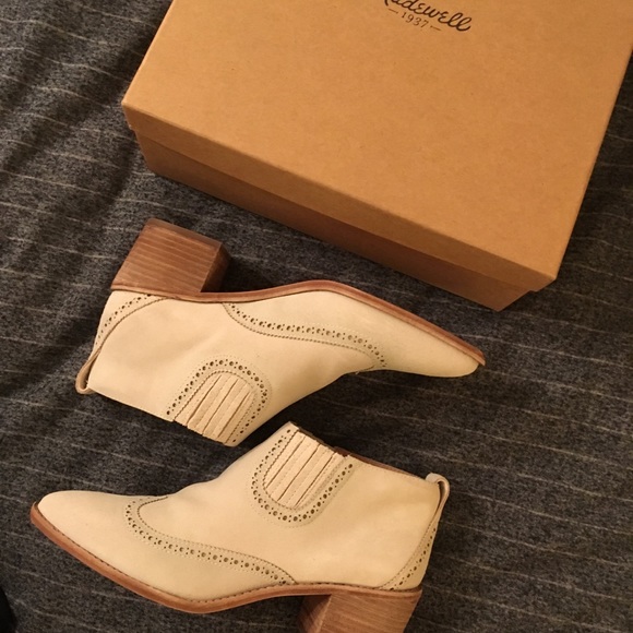 grayson brogue chelsea boot