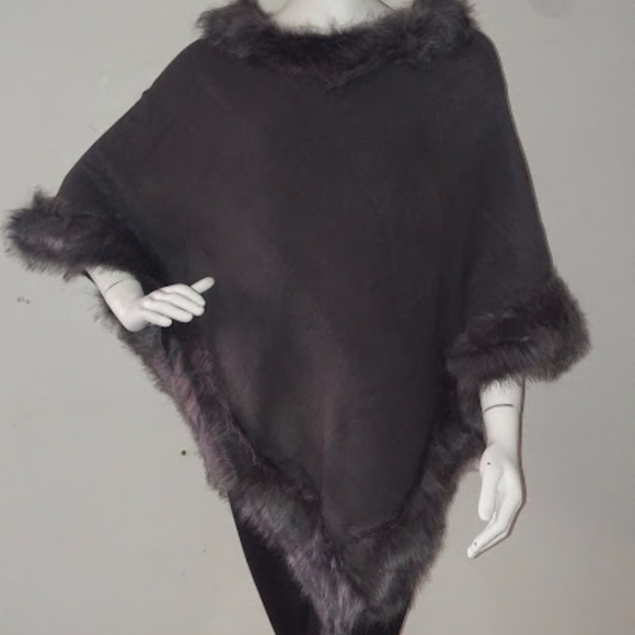WGG Sweaters - Faux-fur Detail Poncho