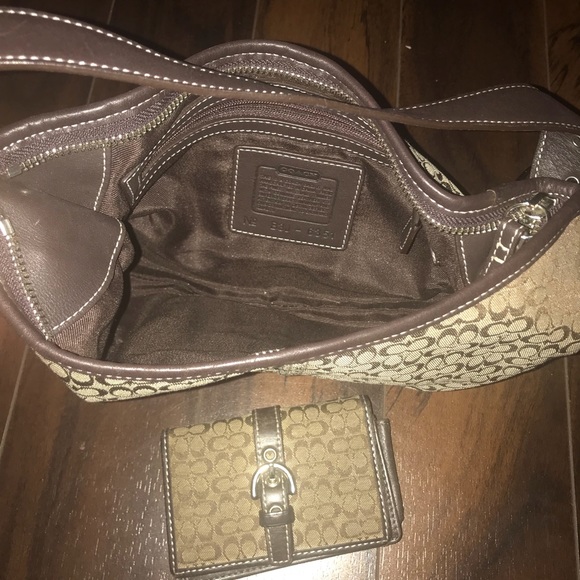 Authentic Coach leather signature hand bad+wallet - Picture 2 of 3