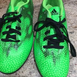 Boys barely used Adidas soccer cleats
