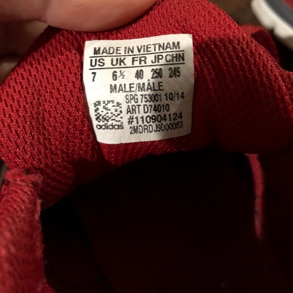 Red adidas sneakers - Picture 4 of 4