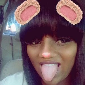 Meet your Posher, Leeann