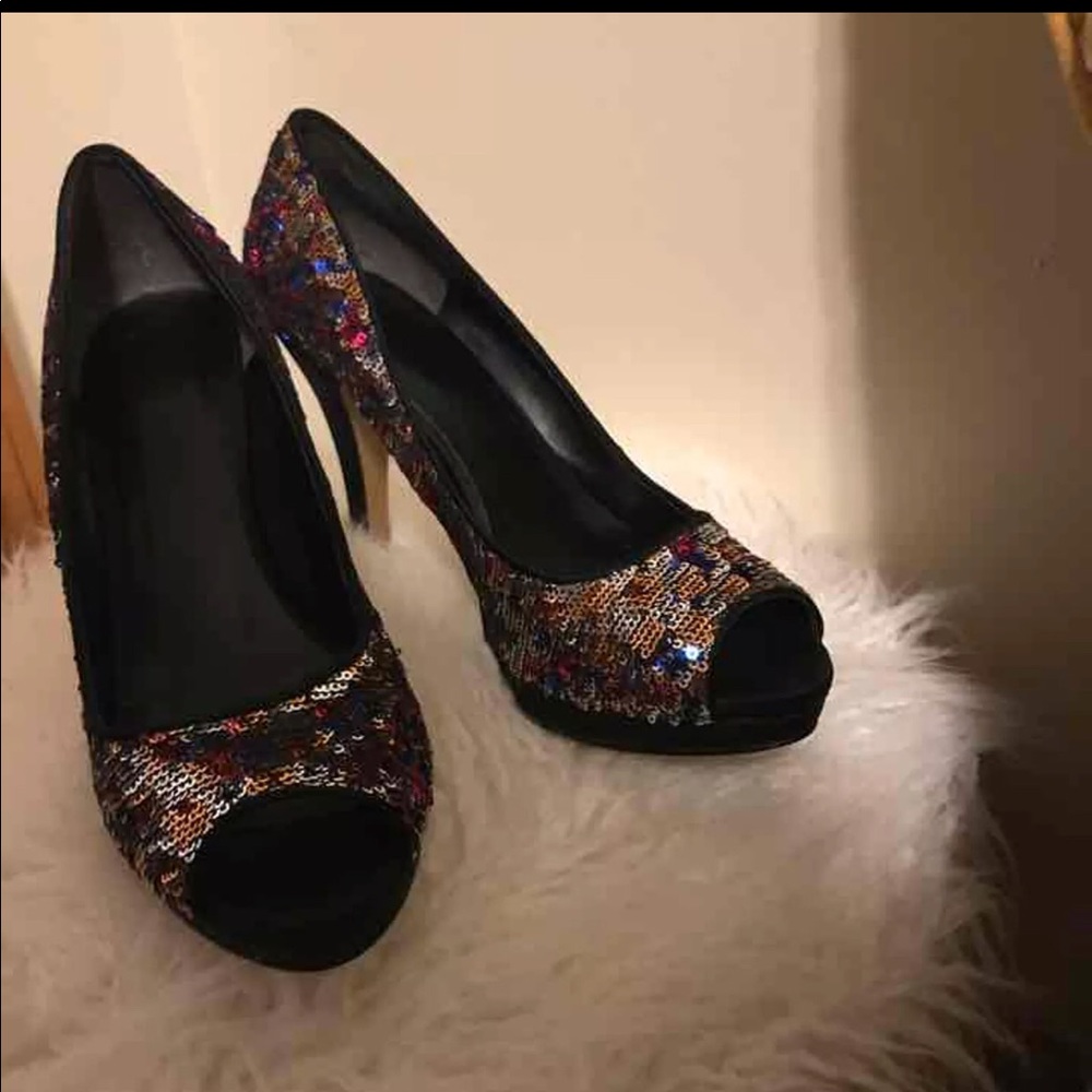 Beautiful heels - Picture 2 of 2