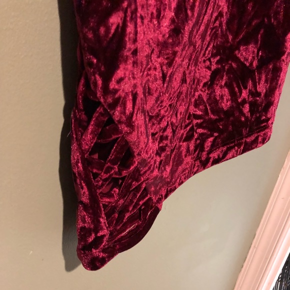 SUPER CUTE ONE SHOULDER VELVET HOCO DRESS - Picture 2 of 5