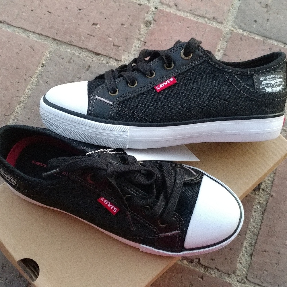 Boys Levis shoes
