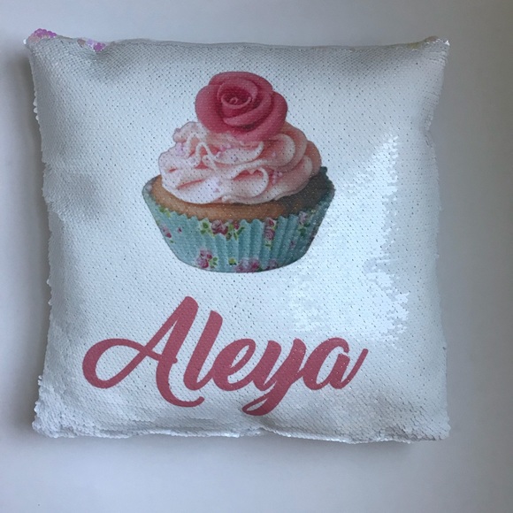 Custom flip sequin cupcake pillow - Picture 1 of 1