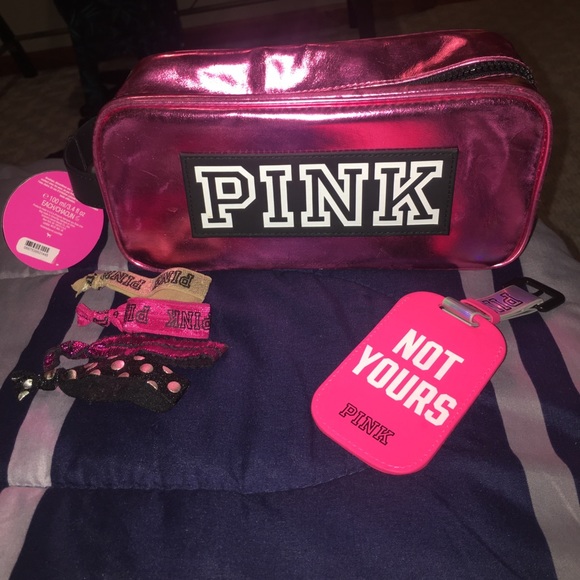PINK Victoria's Secret Handbags - Brand new Pink travel bag