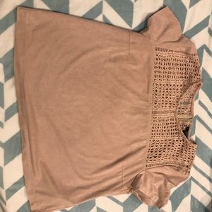 Women's scoop neck tee