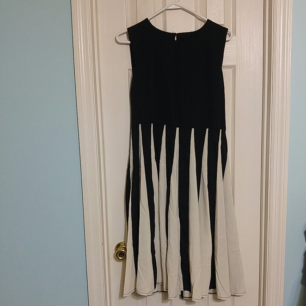 Black & cream float dress