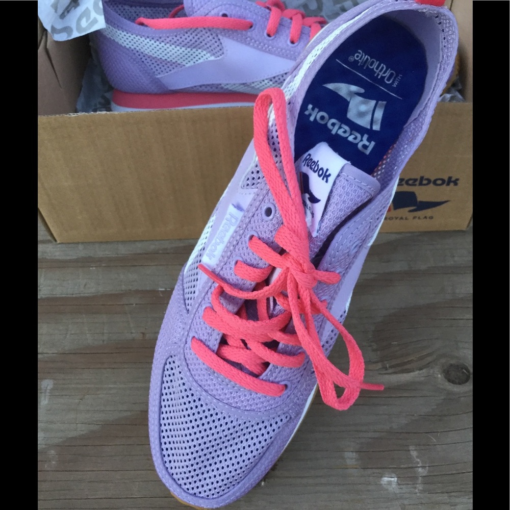 REEBOK BRAND NEW ATHLETIC SHOES.