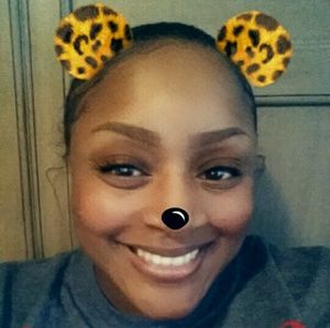 Meet your Posher, Nikia