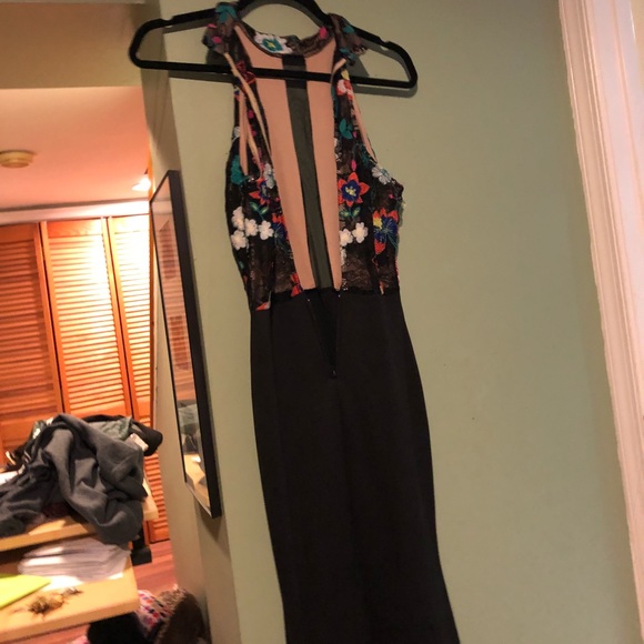 NWT BEAUTIFUL PROM DRESS - Picture 3 of 8