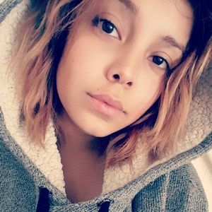 Meet your Posher, Yesenia