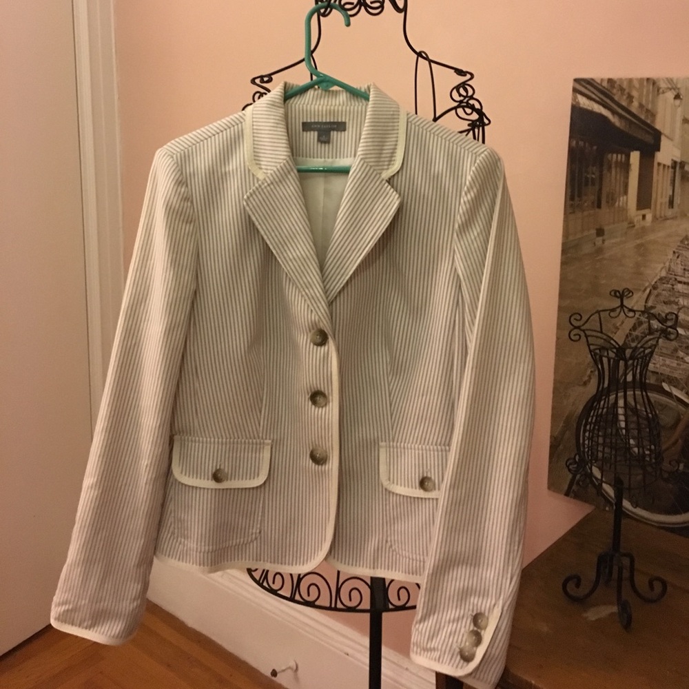 EUC Ann Taylor blazer. Size 8