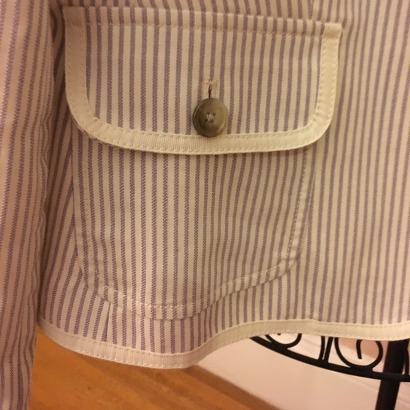 EUC Ann Taylor blazer. Size 8 - Picture 3 of 7