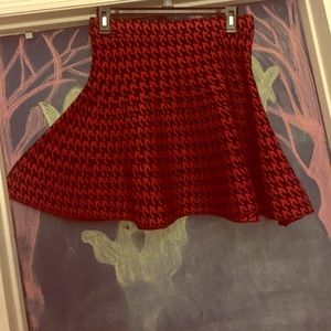Pleaded Black&Red skirt