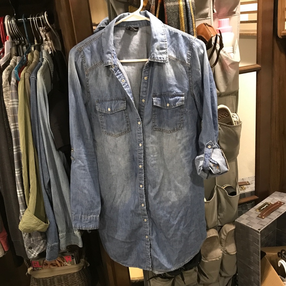 Rue 21 denim pearl snap dress