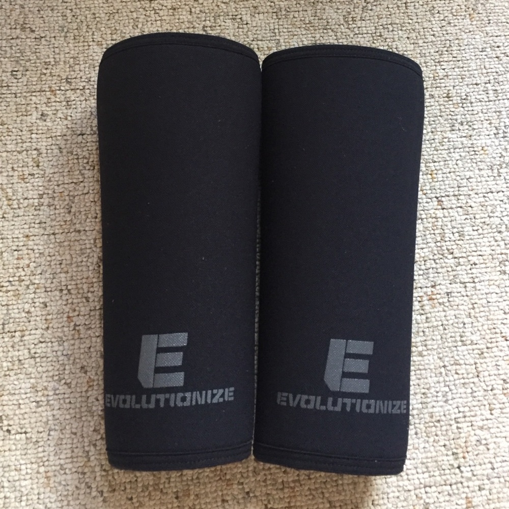 Black Workout Knee Sleeves