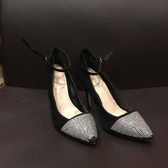 Black heels with rhinestone toes size 7 👠 - Picture 2 of 7