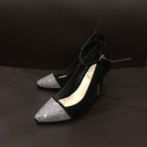 Black heels with rhinestone toes size 7 👠 - Picture 4 of 7