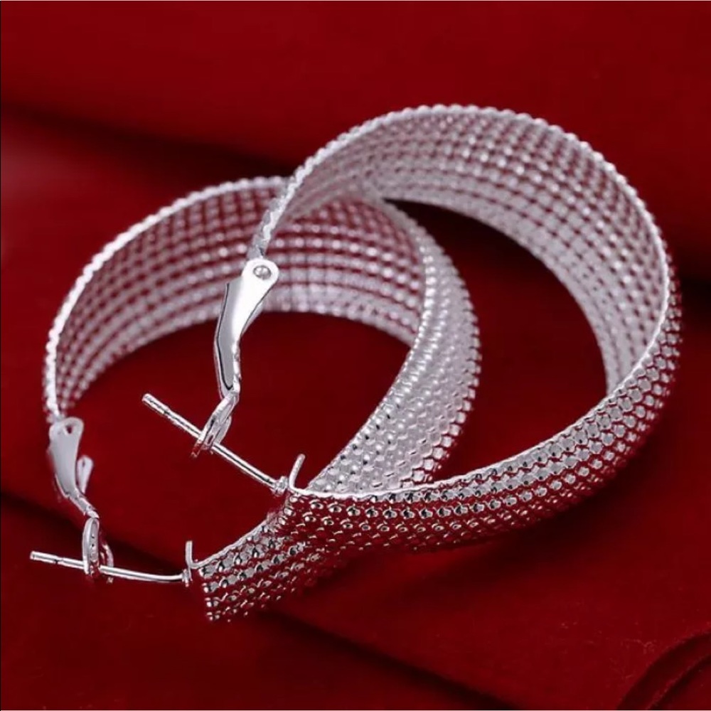 Lightweight Ribbed Silver Hoop Earrings - Picture 2 of 5