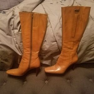 New w/o box. GORGEOUS boots!