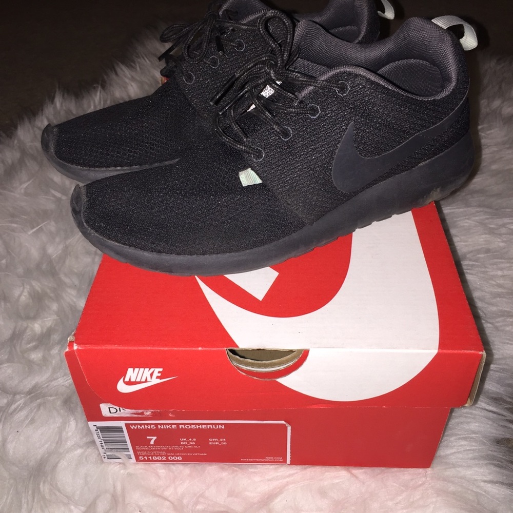 Womens Nike RosheRun