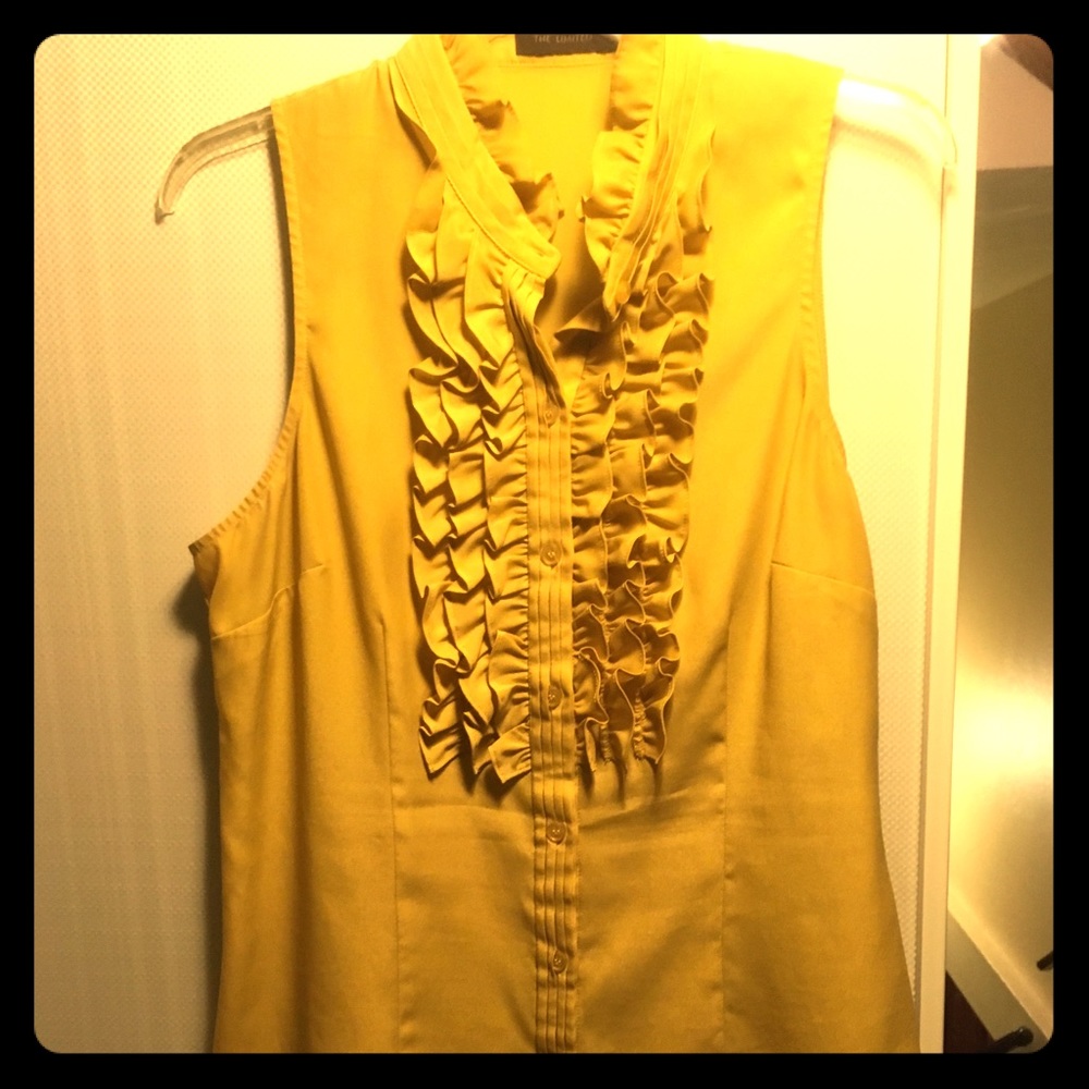 Ruffled collar button down