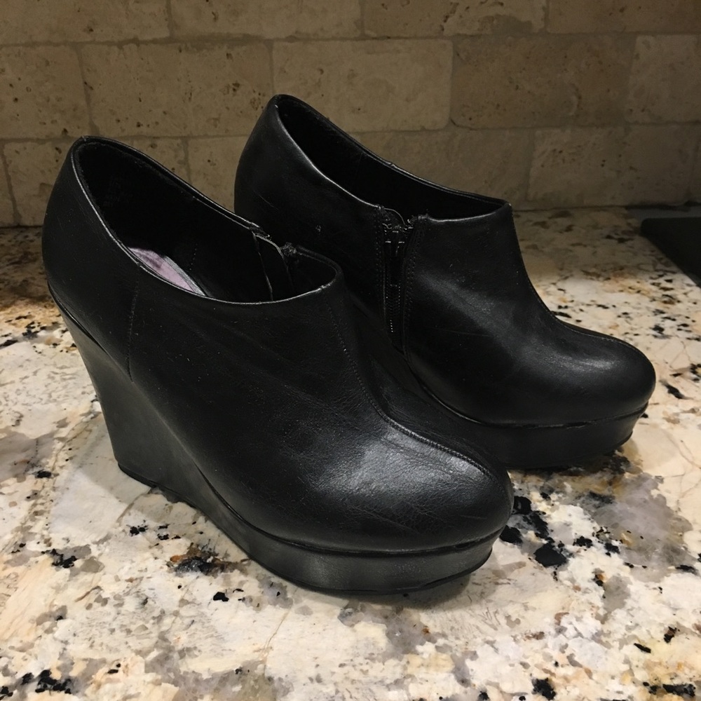 Zipper Wedge - Picture 2 of 4