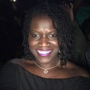 Meet your Posher, Devona