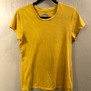 Nike Tops - ✨EUC✨Nike Sports Tee Nike Tops - ✨EUC✨Nike Sports Tee