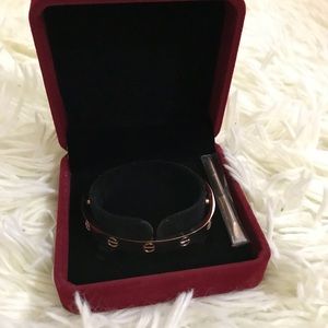 NWT! Classic Rose Gold Tone Bracelet