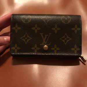 LV Woman’s Wallet FIRM PRICE