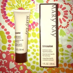 Mary Kay Luminous-Wear Liquid Foundation - Beige 6