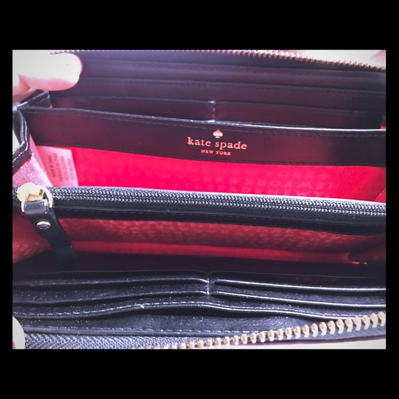 Kate Spade ♠️ wallet - Picture 3 of 7