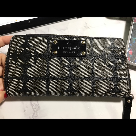 Kate Spade ♠️ wallet - Picture 2 of 7