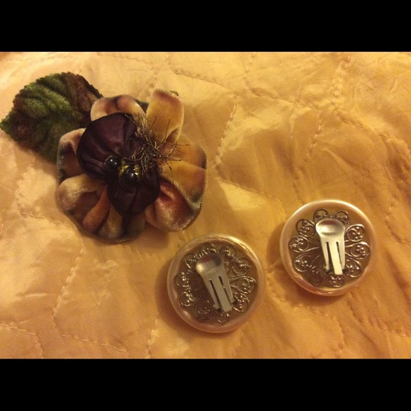 Vintage RETRO LUCY Big Pearl Earrings Clip-On - Picture 3 of 5