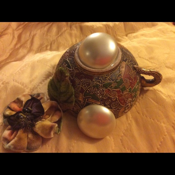 Vintage RETRO LUCY Big Pearl Earrings Clip-On - Picture 4 of 5